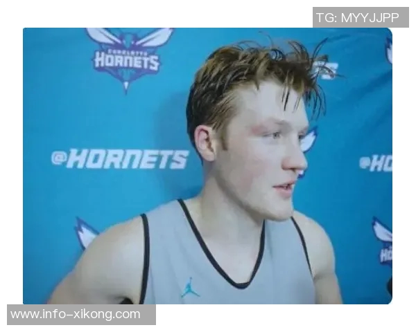 克尼佩尔在训练营首次训练中收获满满感受极佳展现潜力与信心 克尼佩尔在训练营首次训练中收获满满感受极佳展现潜力与信心