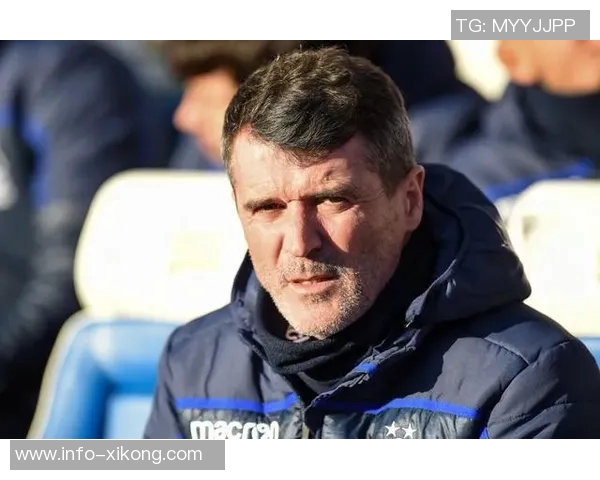 基恩与卡拉格在播客节目中巧遇撞衫引发笑料一脸懵的瞬间 基恩与卡拉格在播客节目中巧遇撞衫引发笑料一脸懵的瞬间