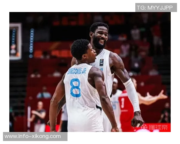 年轻无畏VJ埃奇库姆氮气加速满弓滑翔炸扣震撼全场 年轻无畏VJ埃奇库姆氮气加速满弓滑翔炸扣震撼全场