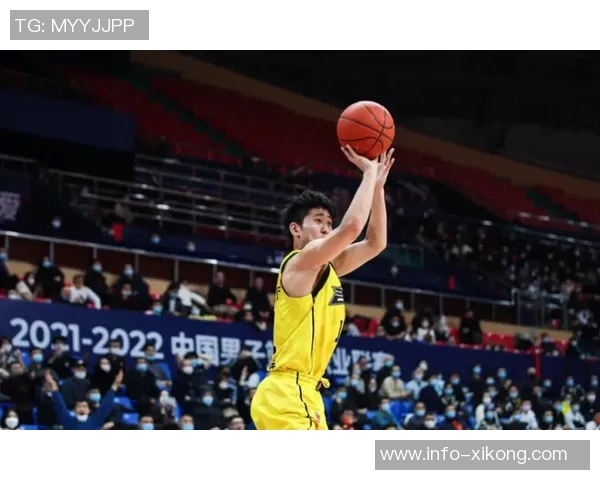 尚帕尼三分球如雨下全场轰下15分3篮板1盖帽展现神准外线实力 尚帕尼三分球如雨下全场轰下15分3篮板1盖帽展现神准外线实力