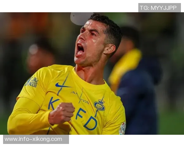 C罗单刀挑射被扑裁判判越位引发争议球迷热议比赛判罚 C罗单刀挑射被扑裁判判越位引发争议球迷热议比赛判罚