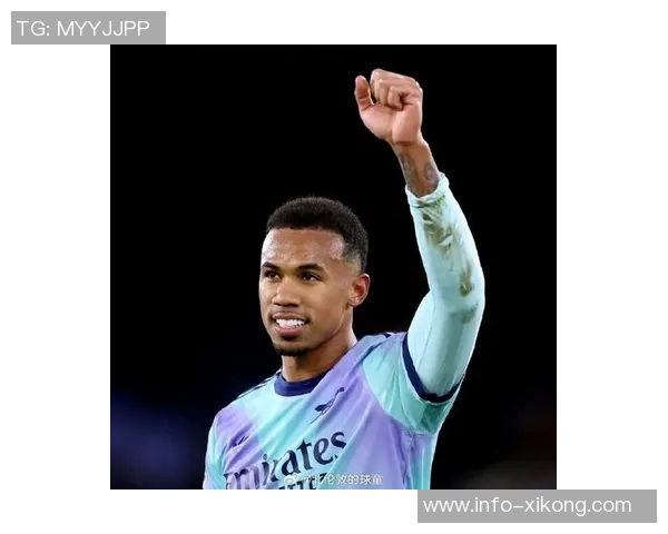 阿森纳前场定位球险情加布里埃尔头球击中横梁赖斯补射被挡 阿森纳前场定位球险情加布里埃尔头球击中横梁赖斯补射被挡